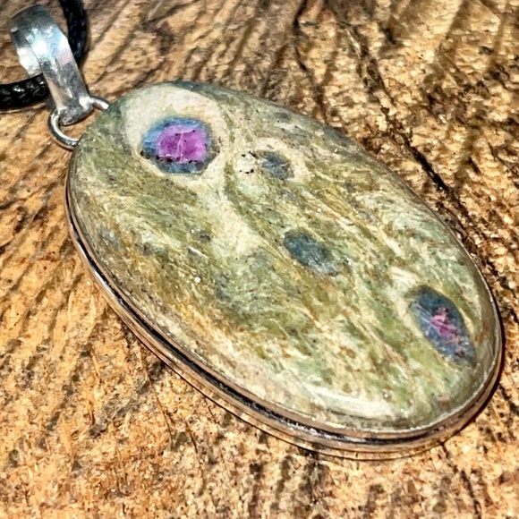 Corundum Ruby Fuchsite Pendant 2 1/4” - Picture 4 of 12